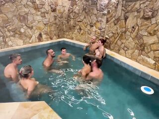 COUPLE SWAP AND ORGY IN THE MOTEL POOL