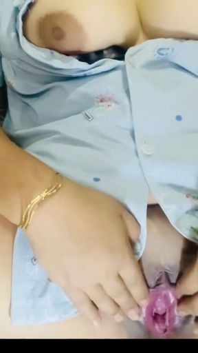 single horny girl having sex ..   Clip 1