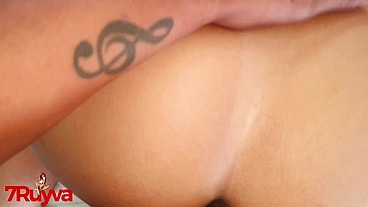 Fudendo gostoso com casal de fãs até ganhar leitinho na boca