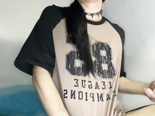 TRANS FEMENINA NUEVA EN PORNHUB JUGANDO PARA LA CÁMARA MIENTRAS SE CALIENTA EL CHOCHITO
