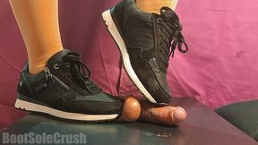 CBT Board Trample and Ballbusting Lateral View Immersive- Black Joma Sneakers to Barefoot Footjob and Cum Play (9 Min) Pisoteo y Pateo en Vista Lateral inmersiva en Tabla de CBT ? Zapatillas Negras Joma a Footjob Descalzo y Juego con Corrida (9 Min)
