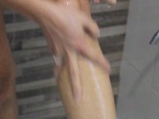Seduciendo a mi hijastro en la ducha