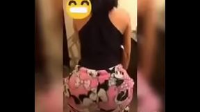 puta caliente moviendo el culo