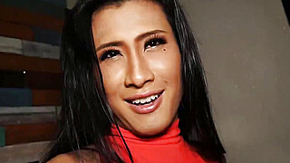 Amateur Asian ladyboy shemale loves her ass stuffed