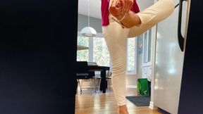 Don't Upset the Housekeeper! MP4