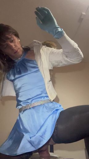 Jess Silk Rides Dildo