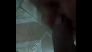 Meu amigo hetero gozando