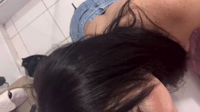 aliviando meu tio depois do trabalho, deixei ele gozar no cuzinho depois na minha boquinha