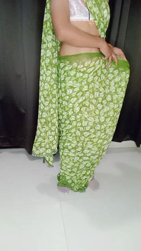 My stepsister sexy bra panty and stepmom hot saree