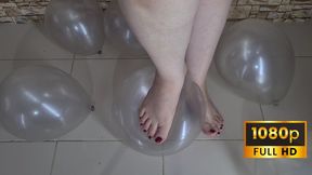 Big feet popping balloon - Foot fetish