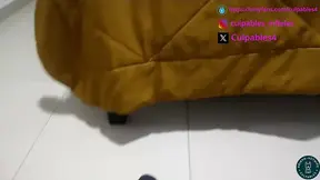 Un seguidor me deja agotada de tanto darme duro mientras mi marido se masturba