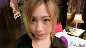 Sexy Chinese girl Lin Siyu rides boyfriend in hotel room