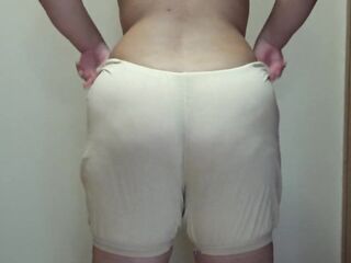 Pissing in pantaloons aged big beautiful woman mother i'd like to fuck.