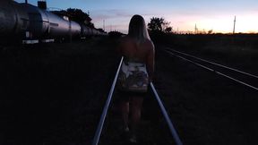 this time the adventure was at night, giving my ass on the abandoned railroad, the big dick filled my ass with cum until it overflowed. luna oliveira e vagninho