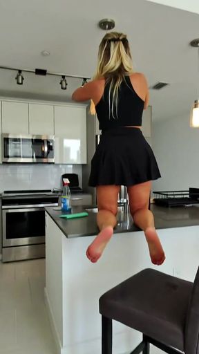 Epic moment from "It was either Fucking the Cleaning Lady or my Tantaly..."