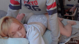 Man knullar röv söt stor röv slampa i trosor och ger anal orgasm