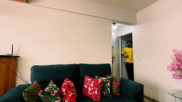 Preto novinho fode sem do loira gostosa mae do do seu amigo que nao estava casa