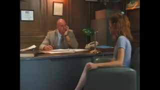 Futai dur cu adolescenta Anne Howe în ciorapi de Dave Hardman și Rod Fontana, cu sex oral, misionar și ejaculare fierbinte