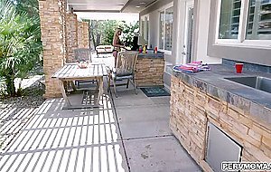 Blonde stepmom in the mood for some real hotdogs in her mouth