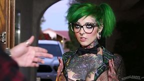 Extraordinary whore with green hair Sydnee Vicious gives her head and gets her twat rammed