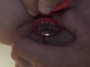 Un deuxième plug dans le cul pour les plus vicieuse 😘