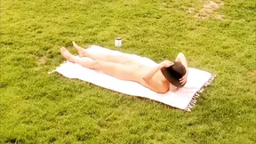 Big-bellied beauty gets pregnant at the pool