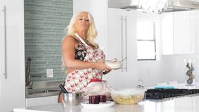 Alura Jenson fucked hard at thanksgiving