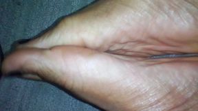 Soft Life Baddie Foot & Leg Tease – Smooth Lotion, Pretty Toes, Feminine Vibes