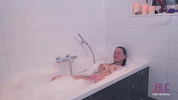 BIG TITS AND BIG ASS T-GIRL MASTURBATES IN HOT TUB