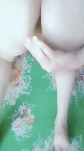 BEAUTIFUL TWINK GIVES HIS ASS TO BAREBACK STRAIGHT FRIEND WHO CAME TO VISIT CREAMPIE   Clip 1