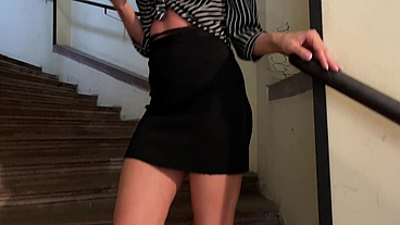 Pizza Tip? She Wants My Dick Slamming Her MILF Pussy