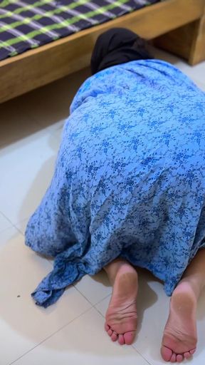 Religious Big Ass Curvy Hot Muslim Stepmom Stuck Under Bed & Want Anal Fuck From Me