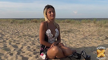 Lylou a une envie soudaine de sexe hard