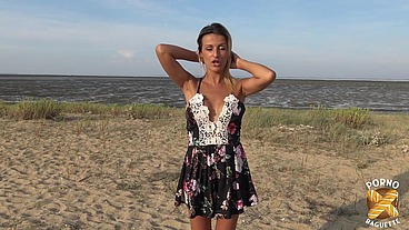 Lylou a une envie soudaine de sexe hard