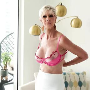 Meet Foxxxy, a 60-year-old wife, MILF and GILF with big tits