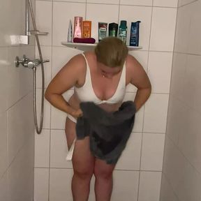 Masturbation With The Shower Head Under The Shower Orgasm