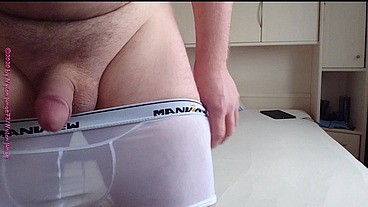 Der Prostata Plug und der Dildo im Nylonslip