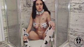 LEYLA KIXX POURING COLD MILK OVER THE COW MOOING LARGE COW UDDERS