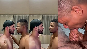 Boyzinho da academia ficou secando minha mala. Perguntei se queria pegar. Ele pegou e mamou.