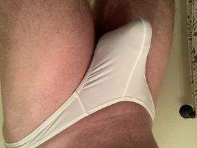 Jerking in stepdaughter&rsquo;s thong