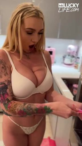 Taco Tuesday With Kendra Sunderland