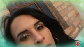 t-gata tiffany se exibindo mostrando toda sua beleza destilando muito tesao