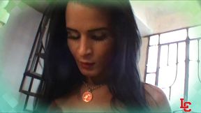 t-gata tiffany se exibindo mostrando toda sua beleza destilando muito tesao