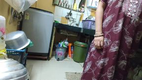 Bhabhi ne devar ko toilet karwa kar chudai karai
