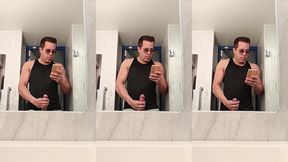 me escondo en el bano y... vaya paja !! i hide in the bathroom and... what a jerk off !!