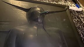 Girl In Latex Vacbed Cums Over And Over