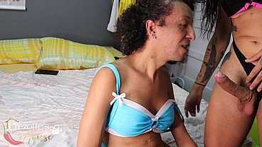 Sabrina e Debora Santos fazendo Câmera muitas chupadas para você.