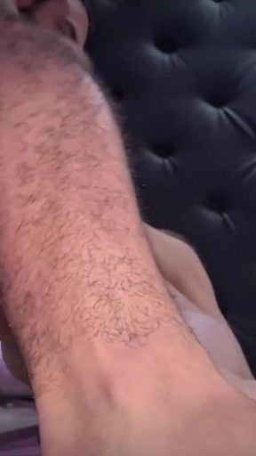 Nicoly's Gift: Threesome with the Big-assed and Hot Trans Bareback!