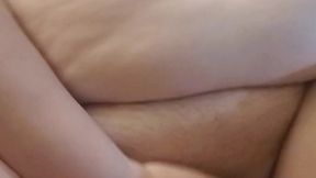 BBW MILF fucks herself on the couch