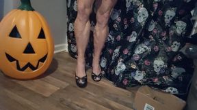 Tempest Jones as goth girl